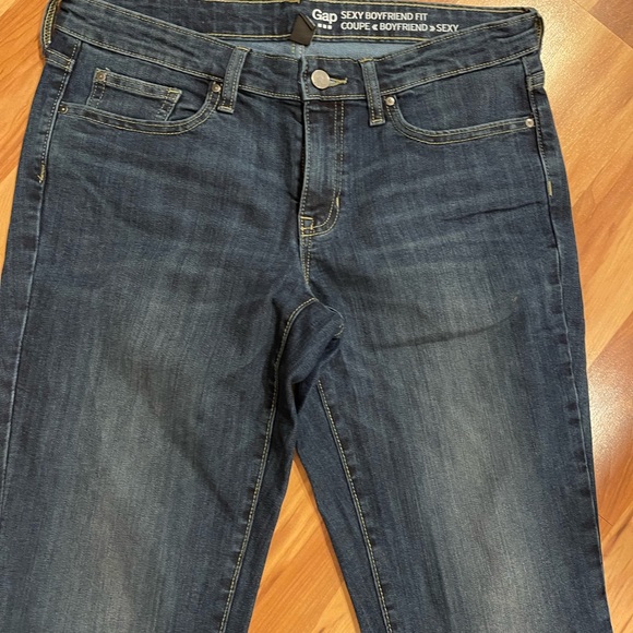 GAP Sexy Boyfriend Fit Jeans (Sz 8) - Picture 2 of 5